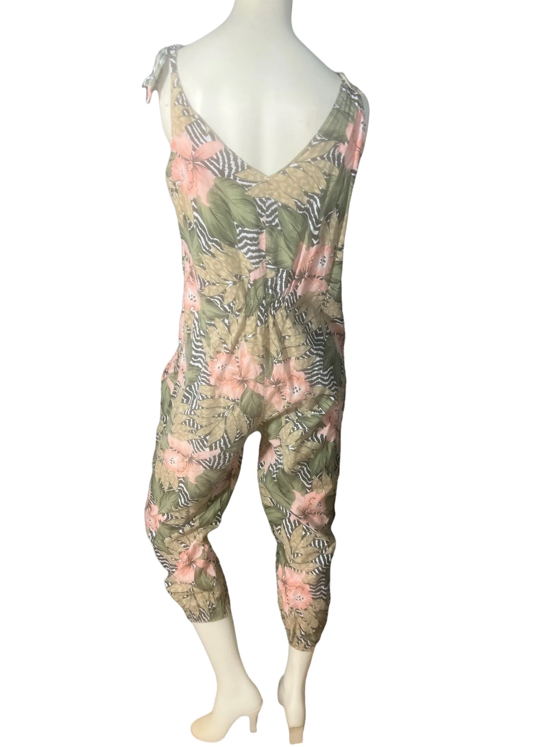 Vintage 80's Water Water Every Wear M